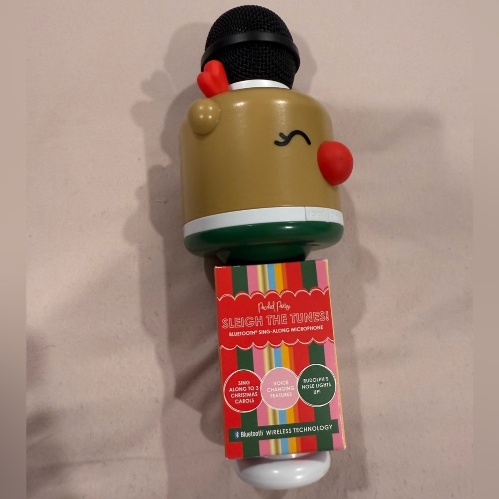 Reindeer Bluetooth Wireless Microphone - Picture 2 of 6